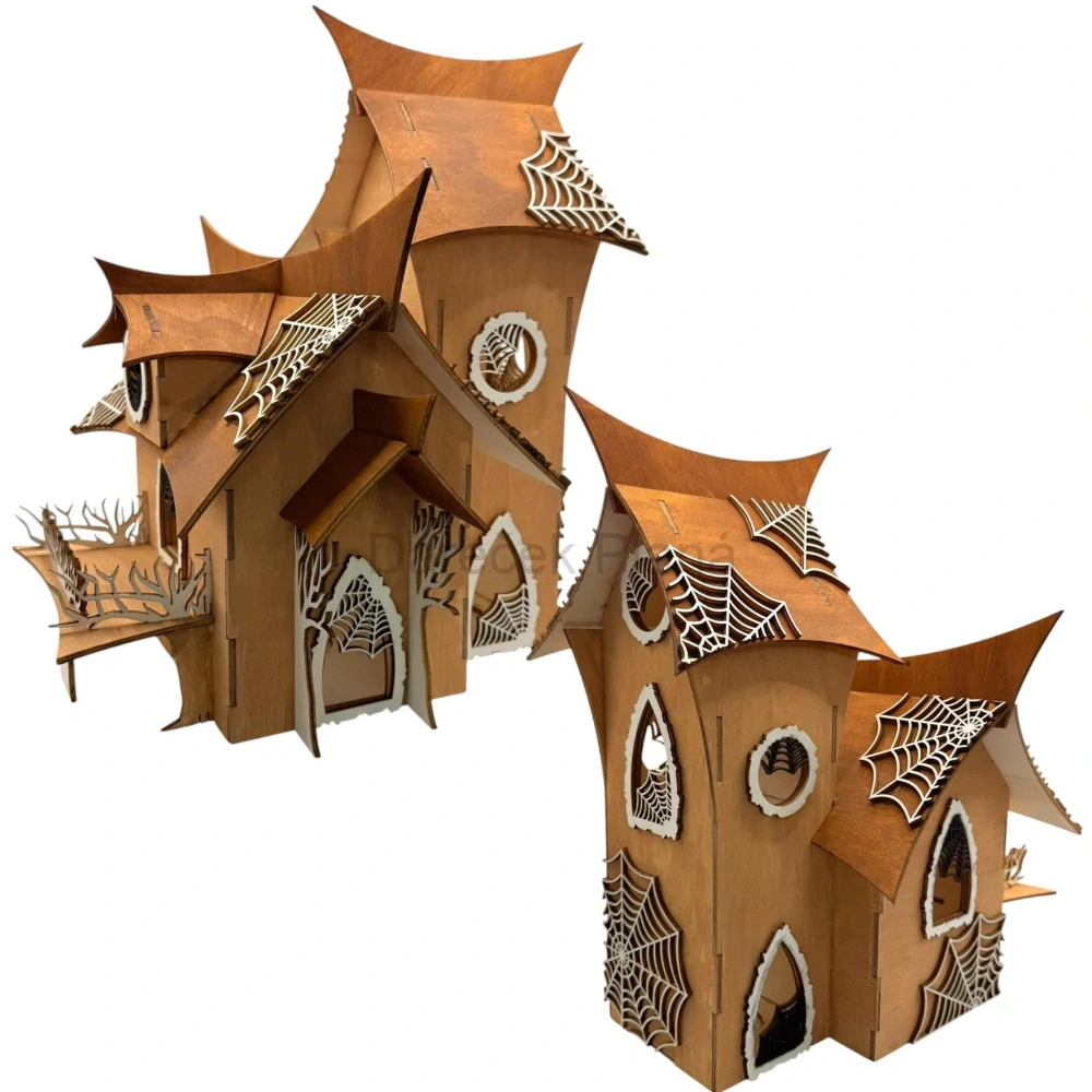 Dřevěný strašidelný domeček s pavučinami