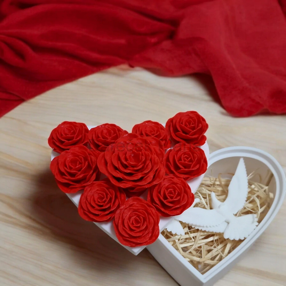 Krabička s holubicemi